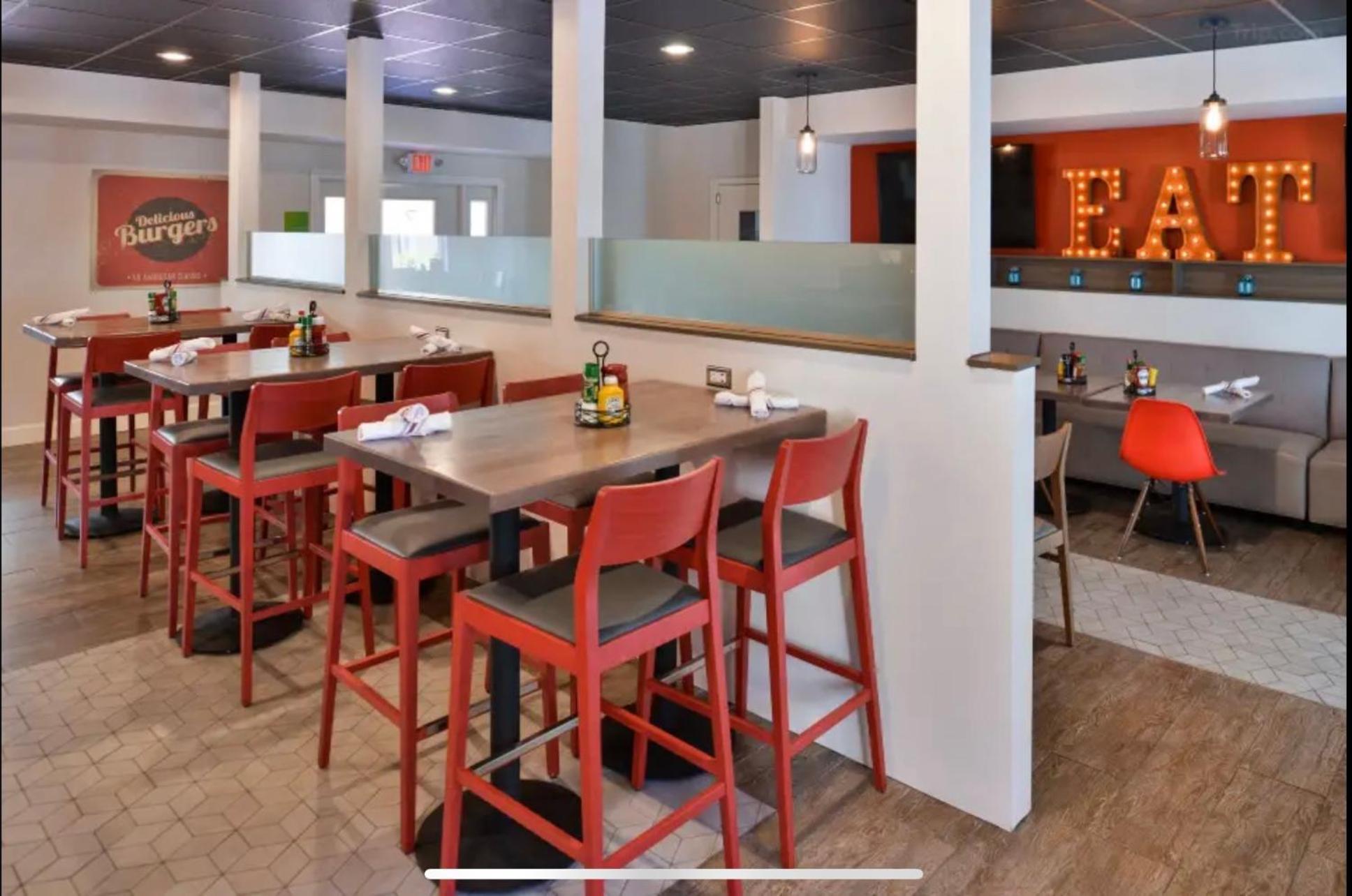 Red Roof Inn Plus & Suites Tampa Eksteriør bilde