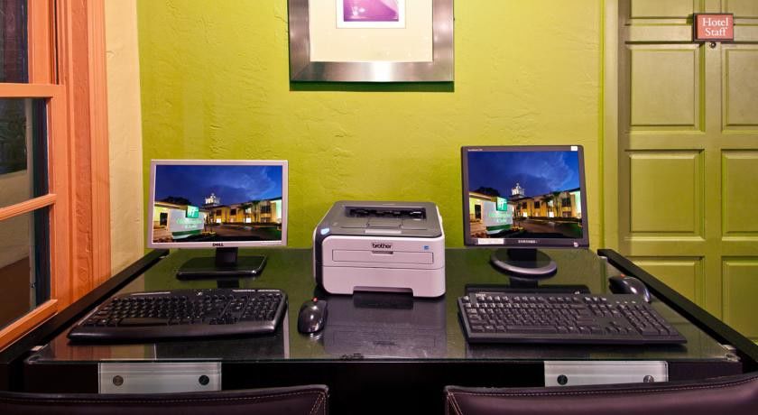 Red Roof Inn Plus & Suites Tampa Fasiliteter bilde
